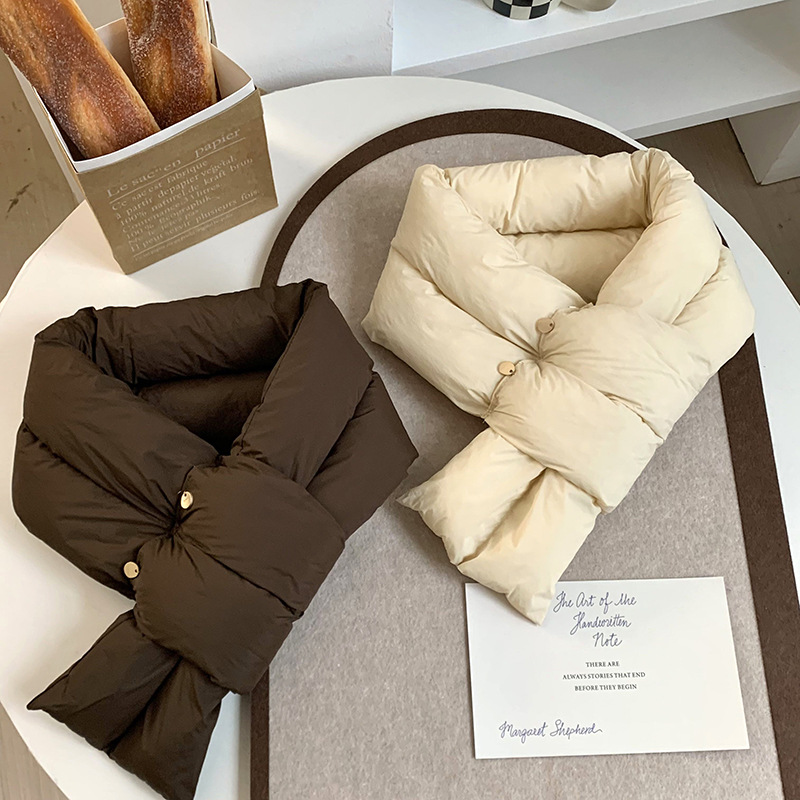 Nuevo estilo coreano de moda de color sólido cruzado plumón de cuello de invierno mujeres de alta calidad sensación universal bufandas de aire extranjero