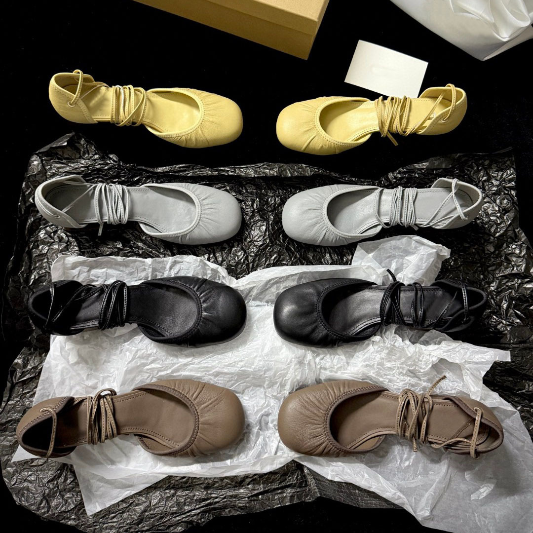 Elegant Flat Shoes with Cross Straps, Chunky Heels, Mary Jane Shoes, Retro Pleated Square-Toe Ballet Shoes