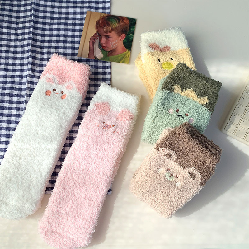 Socks for Girls, Japanese Style Cartoon Cute Coral Fleece Floor Socks for Winter, Thick and Warm Home Postpartum and Nursing Sleep Socks