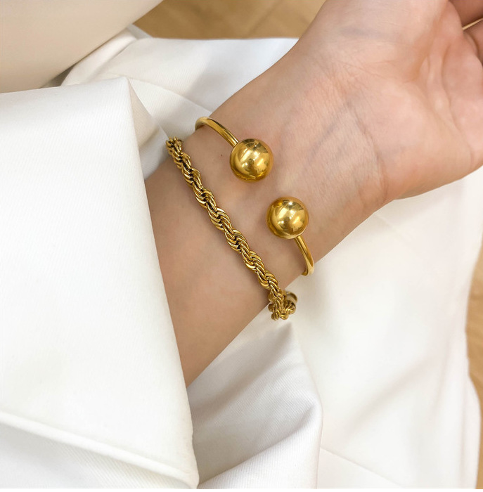304 Stainless Steel Material C Shape Pattern PVD Coated Real Gold Plated 18K Gold Heart 304 Stainless Steel Titanium Steel Simple Style Waterproof Non Tarnish 304 Stainless Steel Titanium Steel