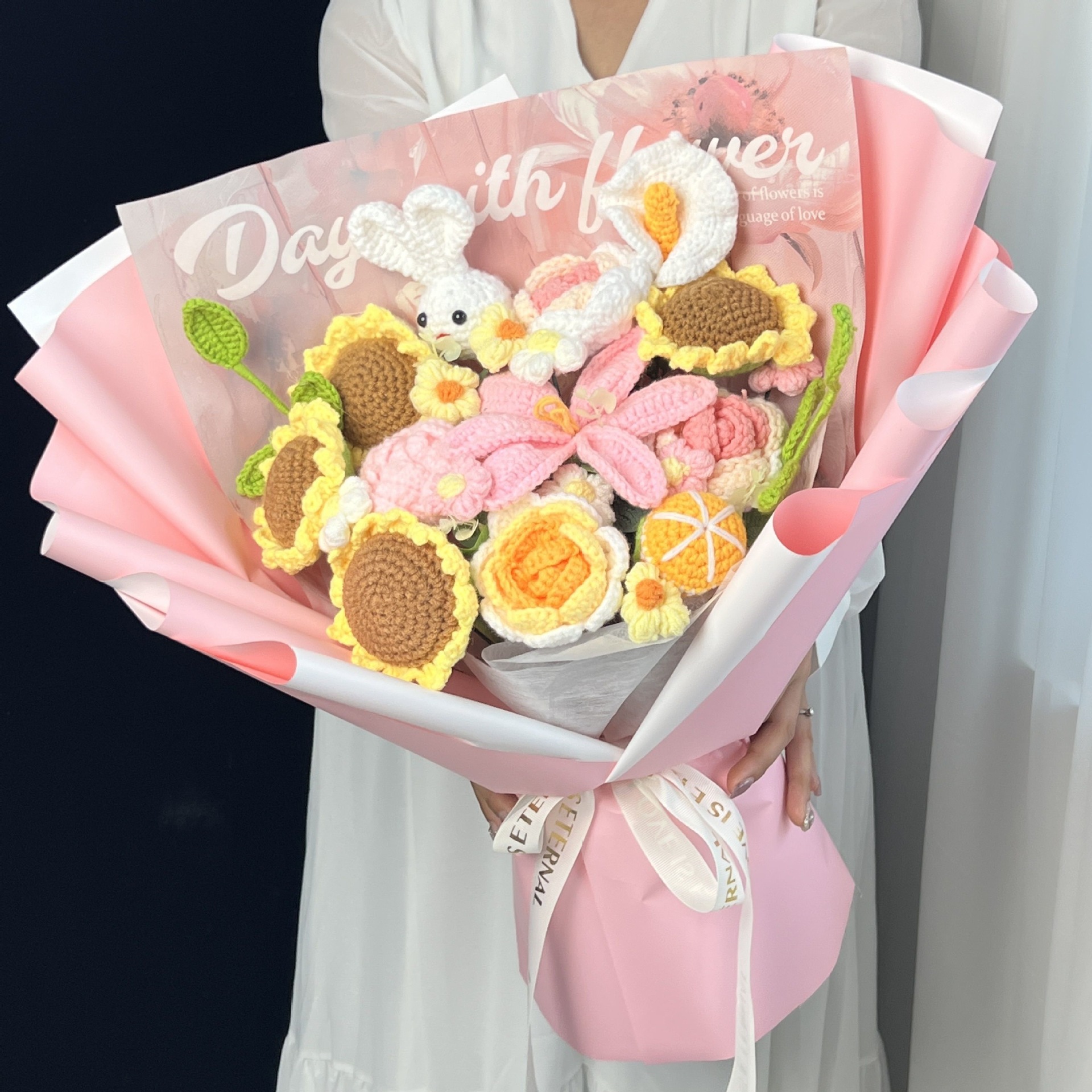 Oversized bouquet rabbit pink
