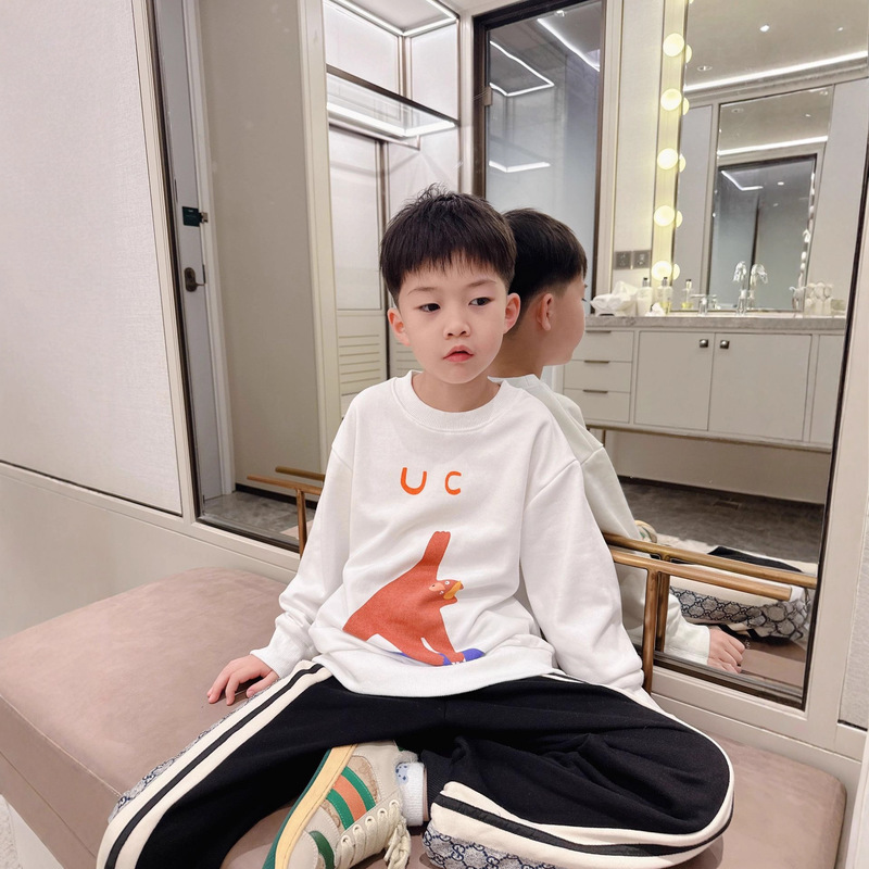 2025 New Yoga Bear Print Boys' Medium and Large Kidsren's Long-Sleeved T-Shirts Versatile Sweatshirts for Boys and Girls Round Neck