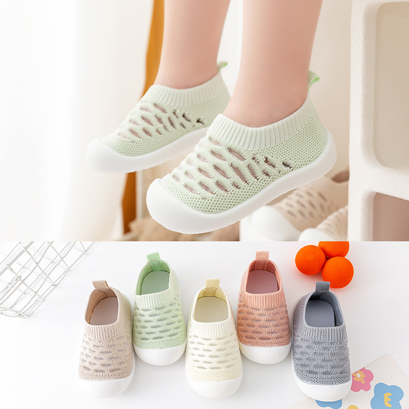Zapatos para bebés con suela suave de malla de verano nuevos zapatos infantiles antiodorizantes zapatos antideslizantes para bebés