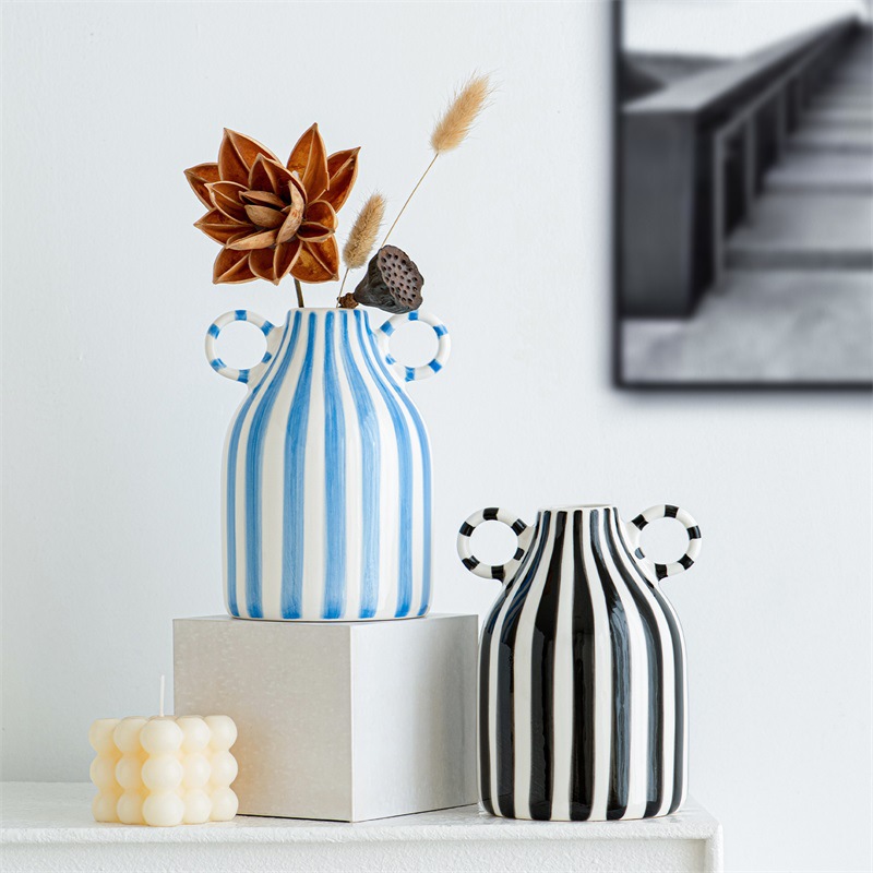 Hand-painted ceramic vase ins Nordic Light Luxury Living Room Entrance Homestay Decorations White Porcelain Ornaments Factory for New Style