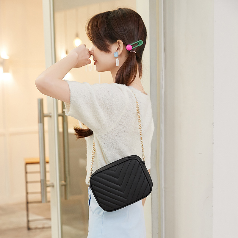2023 nuevo bolso coreano universal moda ocio cadena bolso de hombro V bordado camerasa mochila image 2