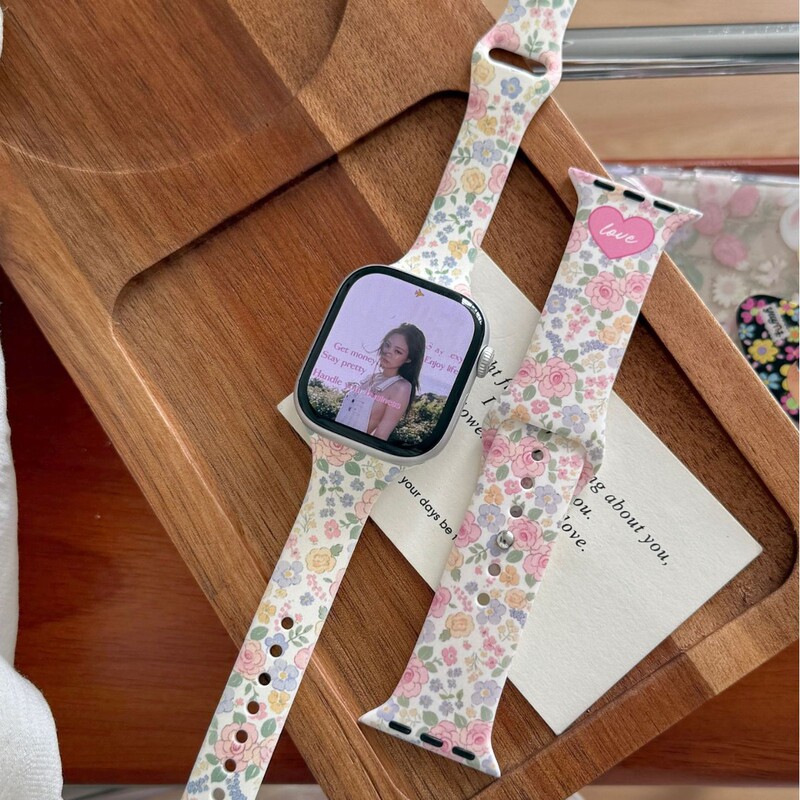 The Thick and Thin Series of Floral Silicone Watch Straps Are Suitable for Apple Watch iWatch 12Th Generation 11/10