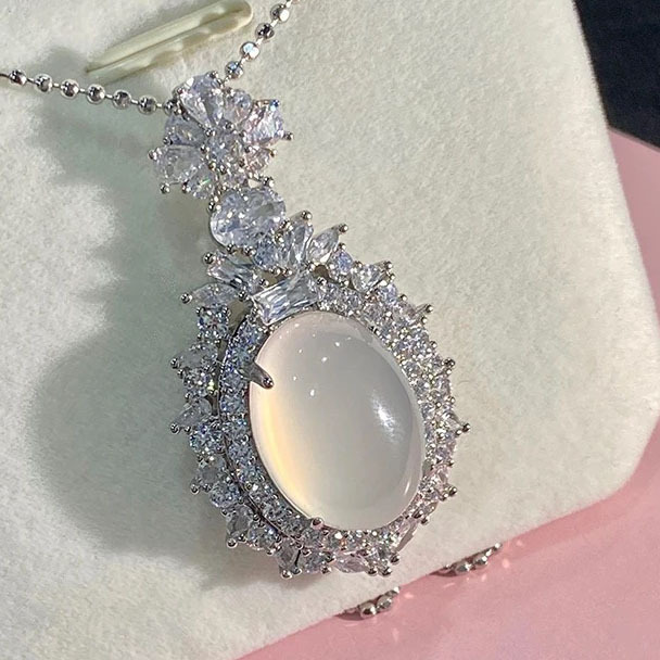 아이스 화이트 CHALCEDONY 비둘기 달걀 펜던트 양 녹색 마노 여성용 옥 목걸이 펜던트 라이브 공급 다양한 옵션