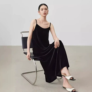 桑蚕丝连衣裙女夏季真丝丝绒连衣裙吊带裙简约长裙设计感显瘦裙子