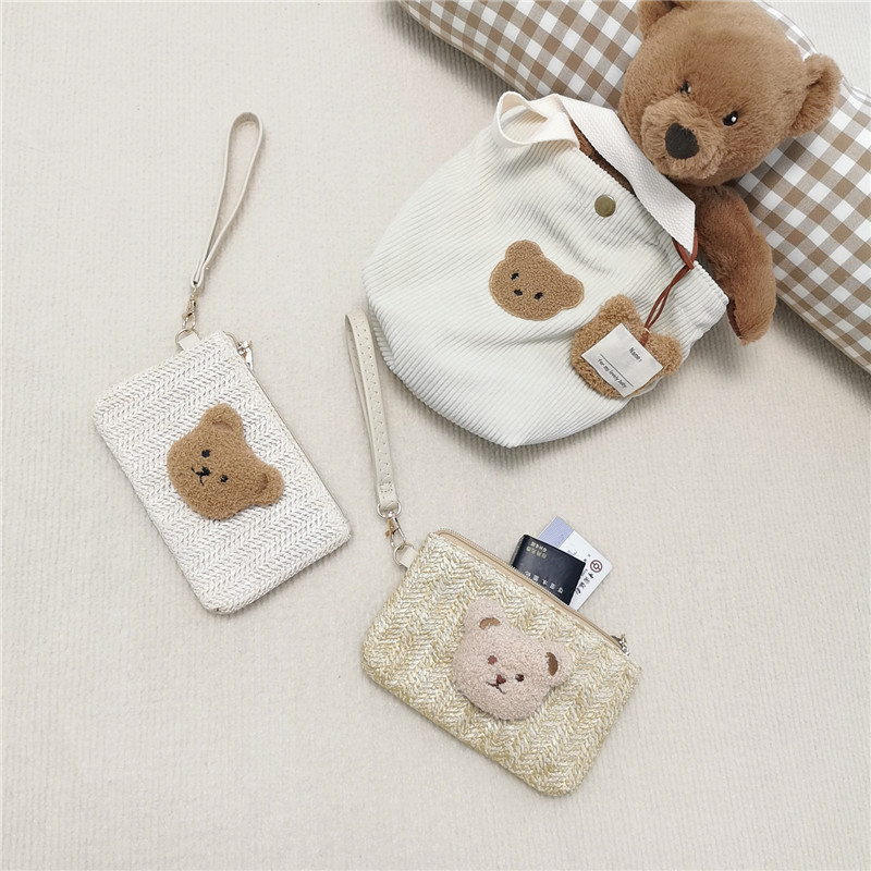 Straw wallet (23).jpg