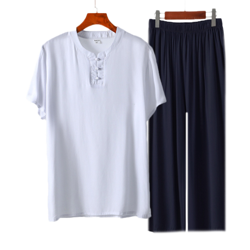 화이트 버클 + 네이비 바지