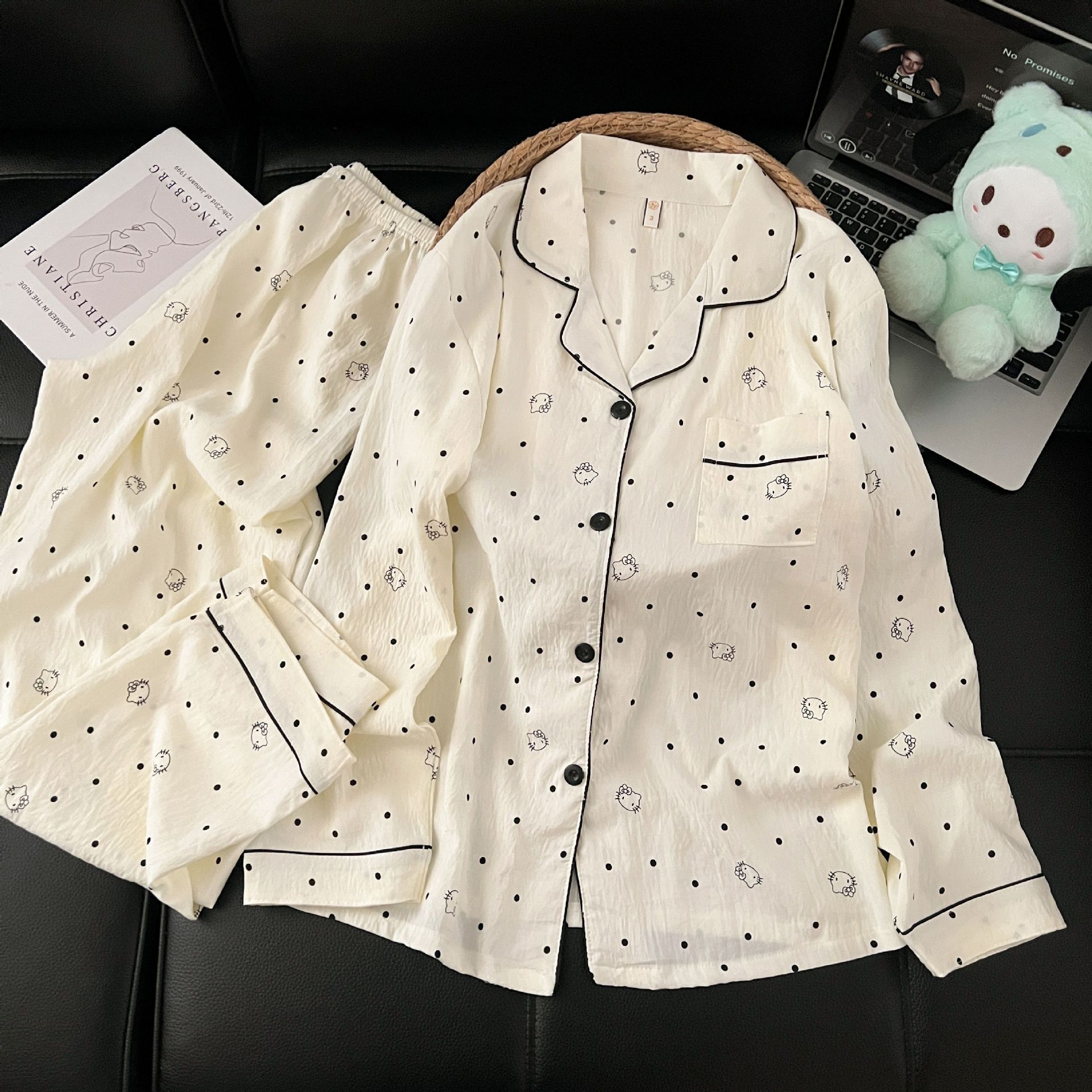 Al por mayor transfronterizo KT gato pijama mujer primavera y otoño nubes algodón manga larga 2026 nuevo juego de ropa de hogar encantadora super caliente