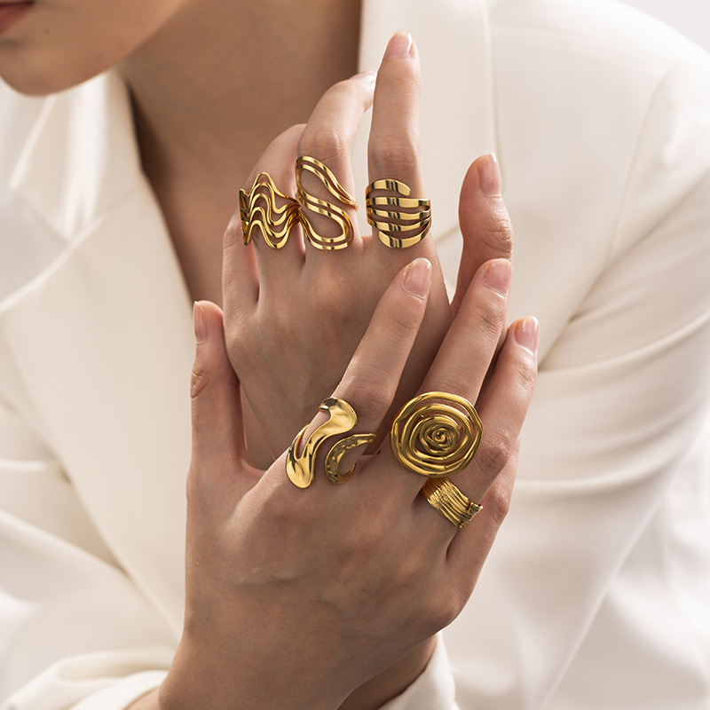 Anillo explosivo de acero inoxidable transfronterizo de Tena Mujer Amazonas Estilo ins Personalidad Todo fósforo Anillo de acero de titanio de oro de 18k ring
