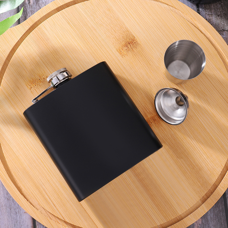 Stainless steel wine flask, 3 oz (approx. 85 ml), spray-painted and electroplated in matte black—compact, portable, perfect for outdoor use; made from durable 304 stainless steel.