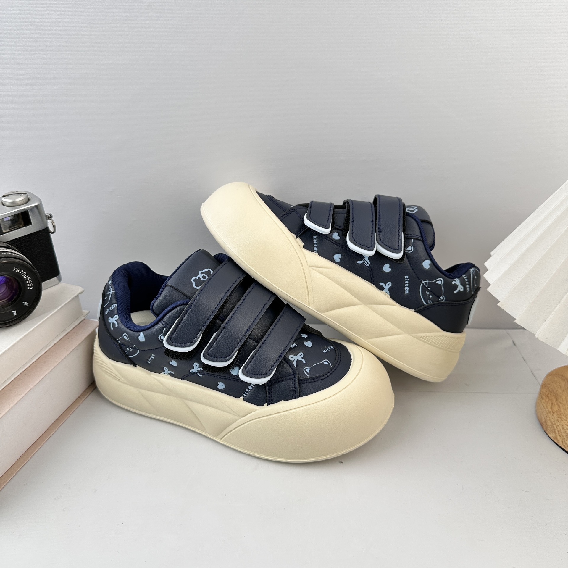 Farwave Velcro zapatos blancos 2025 otoño nuevo chic nicho coreano zapatos de banquete zapatos bolsas de pan