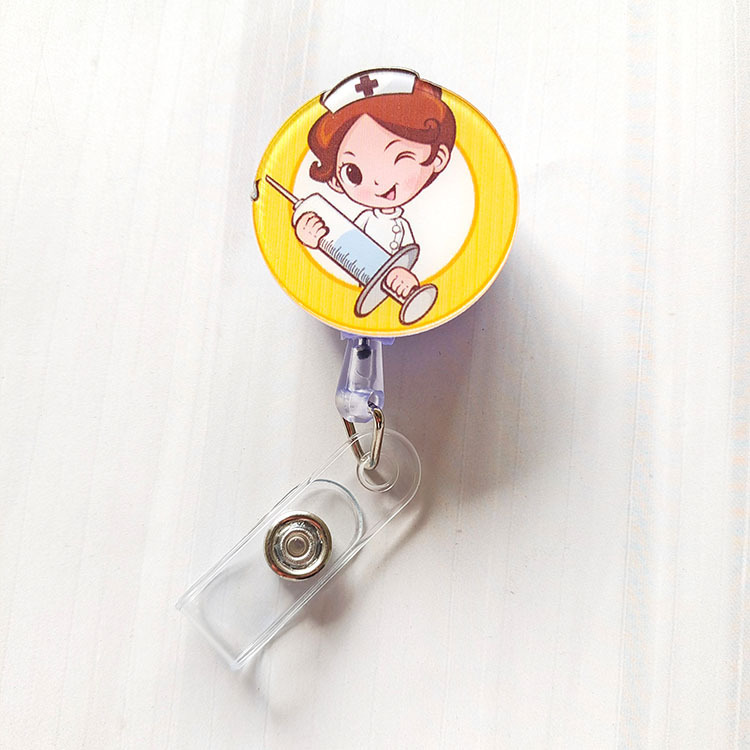 Nueva linda moda coreana de dibujos animados hebilla fácil de tirar tarjeta de trabajo clip de insignia certificado hebilla telescópica clip de insignia al por mayor