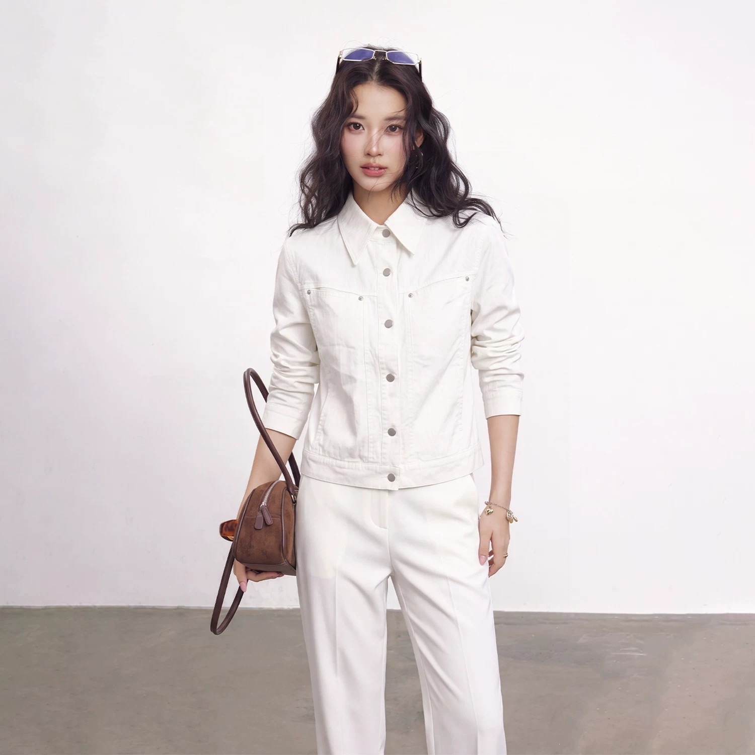 DY819 White Short Padded Shoulder Jacket for Women, Slim Fit, Turn-down Collar, Workwear Style, Early Autumn 2026 New Model