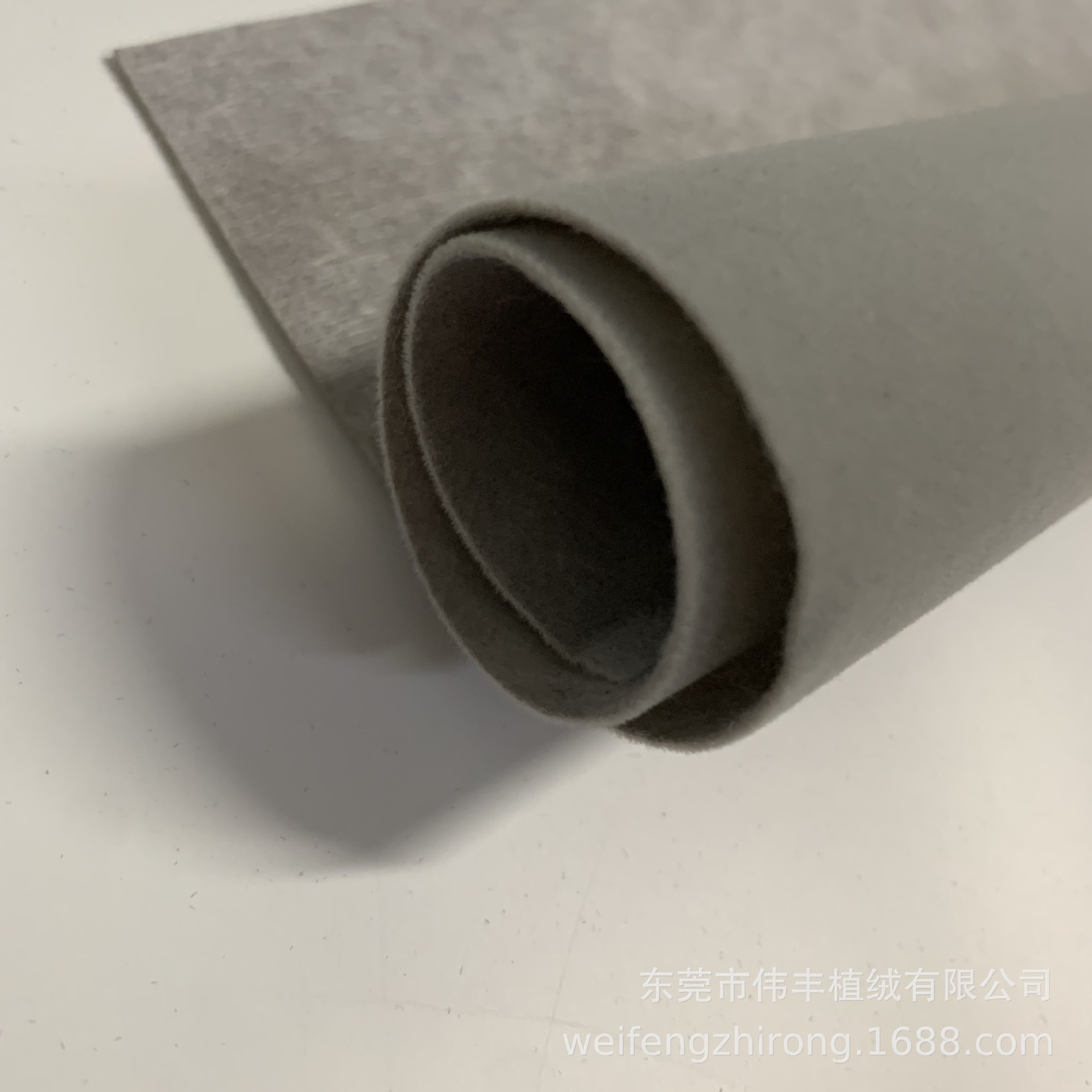 灰色水刺底长绒植绒布可带胶分条箱包礼盒绒布防刮花防滑1.0毫米