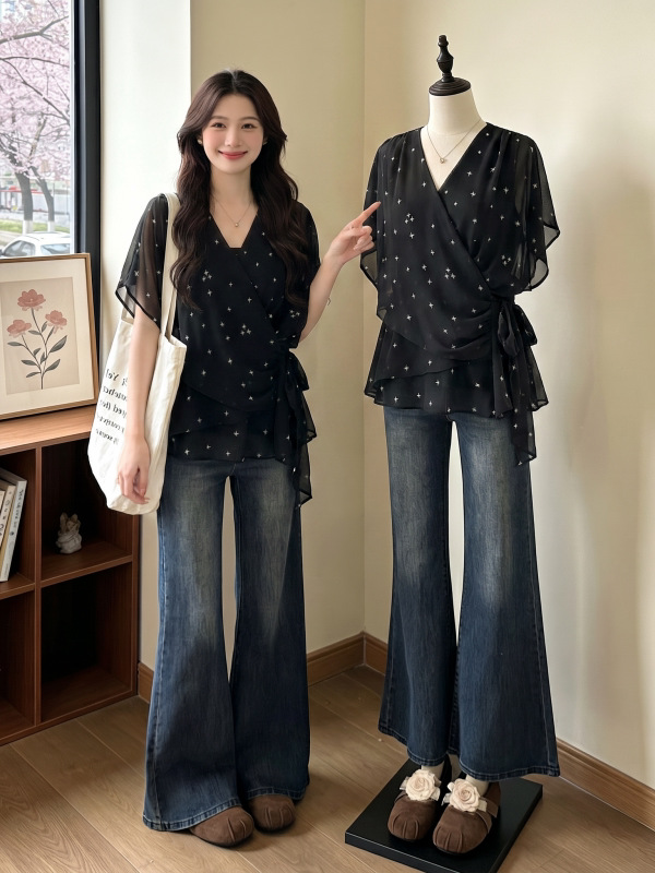 Áo thun nữ cổ V chấm bi đen thắt eo phong cách trẻ trung — màu đen