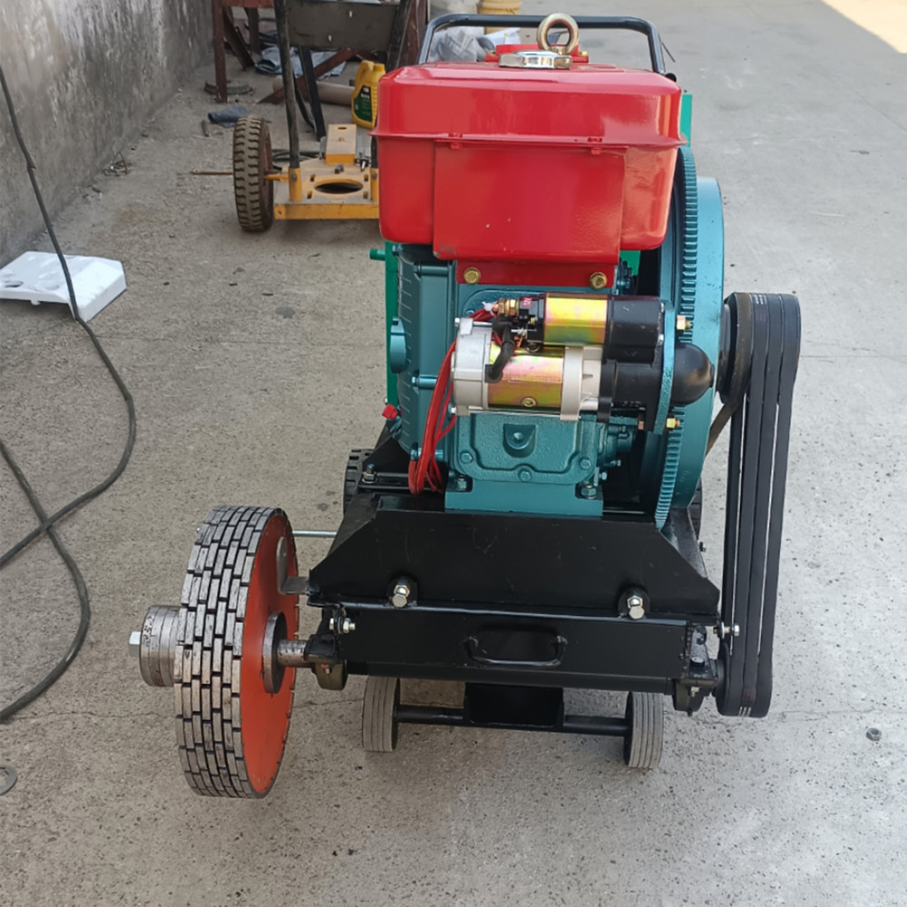 手推式柴油开槽机开20公分宽混凝土路面刻槽机多少钱牧场用开槽机