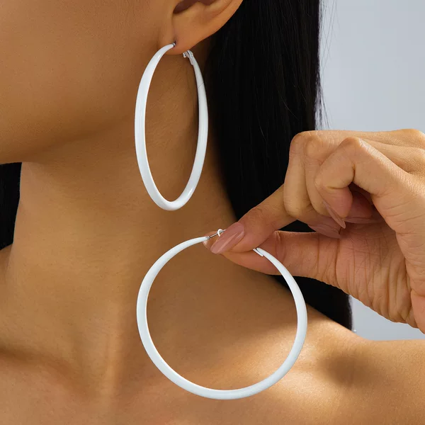 Dopamine Spray-Painted White Hoop Earrings, Unique and Simple, Exaggerated Ear Hoops, Harajuku Style Trendy Earrings, Party Gift