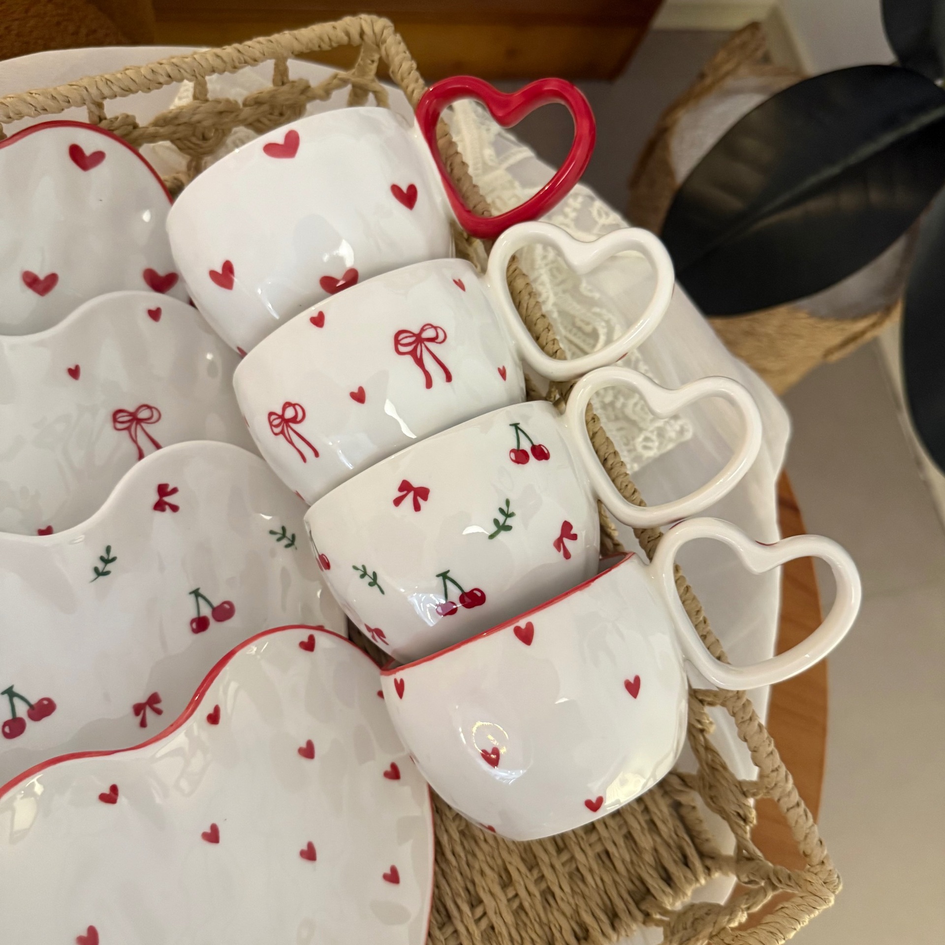 Estilo coreano inswind mano mano amor taza de café plato taza de cerámica dibujada a mano taza de desayuno exclusiva transfronteriza