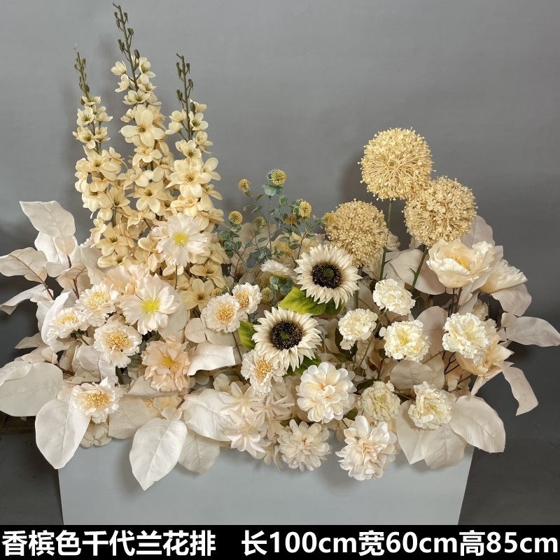 Flor de la boda de la flor Chiyeya rosa roja fila de orquídeas fila de flores bosque escena de compromiso decoración de la boda fondo de decoración