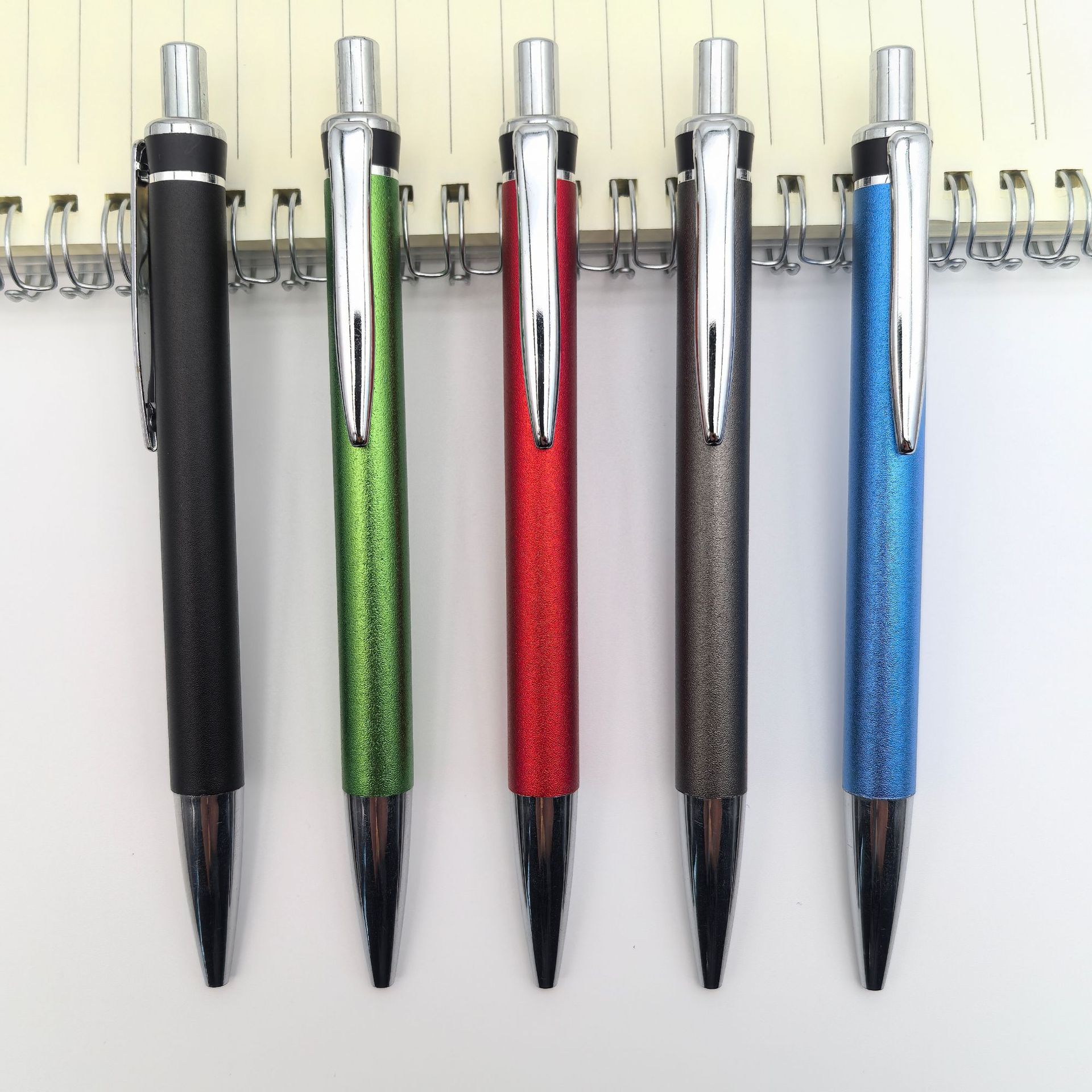 Bolígrafo de metal al por mayor aluminio esmerilado bolígrafo de regalo creativo bolígrafo personalizado logotipo de color láser