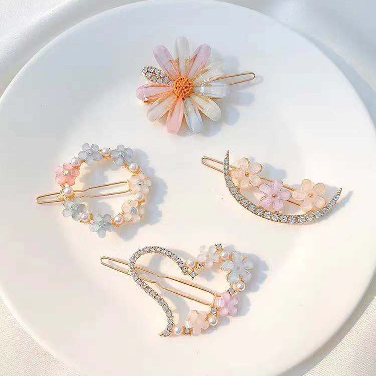 Sweet Moon Flower Butterfly Metal Inlay Rhinestones Hair Clip 1 Piece display picture 1