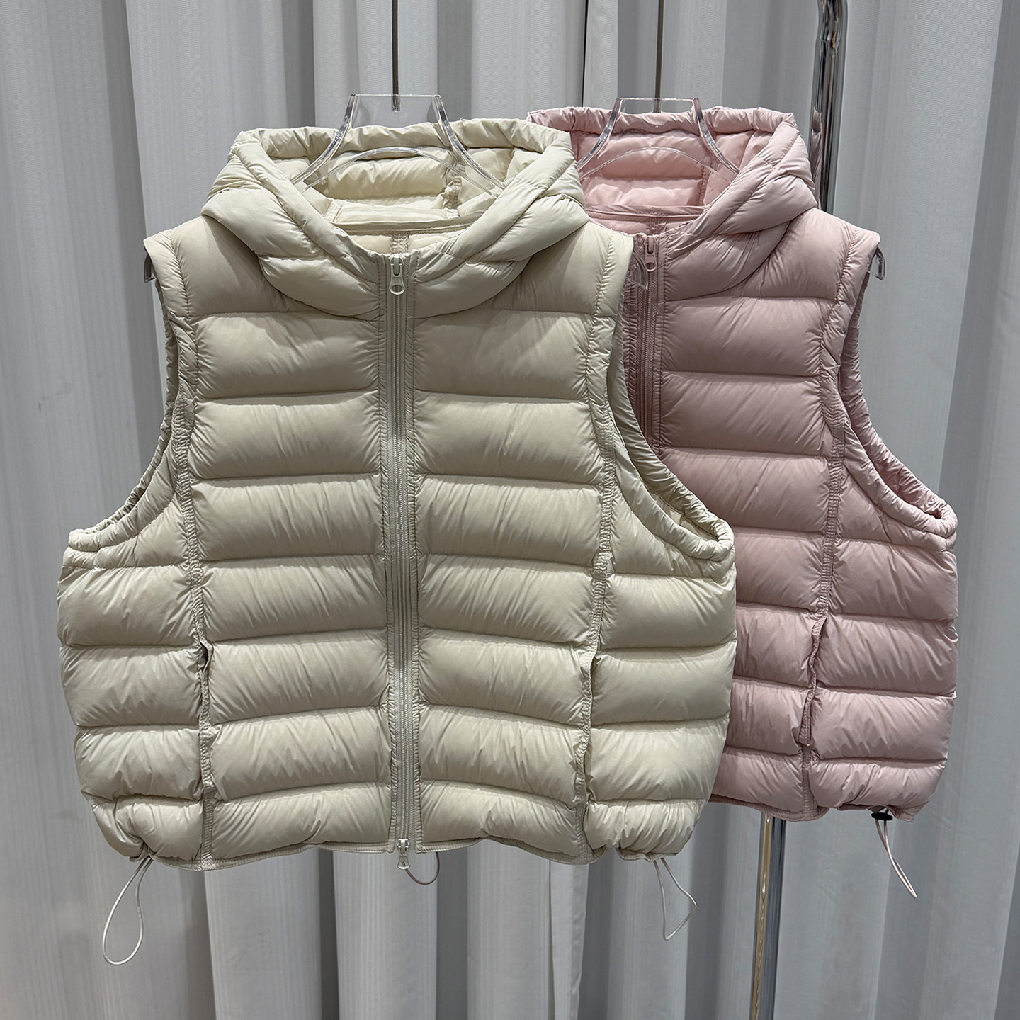 90% white duck down hooded quilted vest, women's short style, 2026 autumn/winter new collection, Korean-style loose-fit outer vest