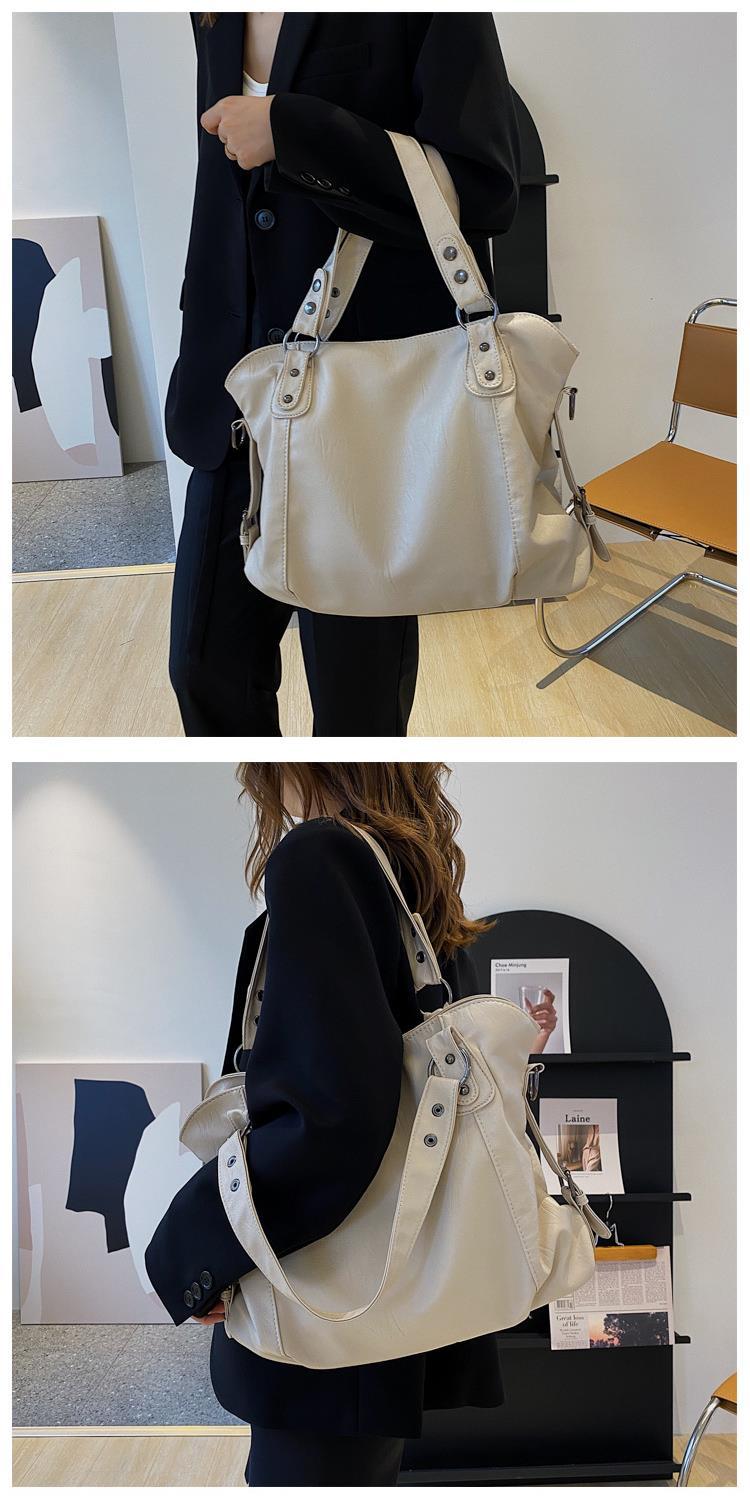 Frau Mittel Pu-Leder Einfarbig Klassischer Stil Reißverschluss Tragetasche display picture 2