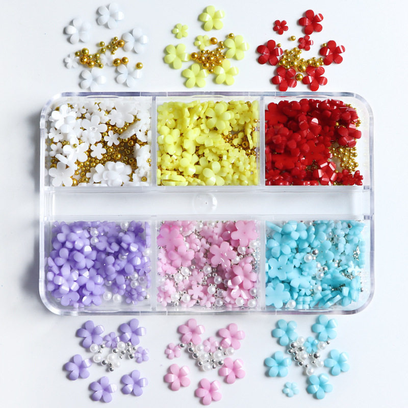 En caja de cinco pétalos flor uñas joyería tamaño mezclado flor resina joyería flor perla accesorios de uñas