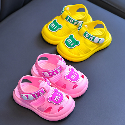 Детские летние босоножки, мультяшные нескользящие тапочки в стиле Crocs для раннего возраста, мюли, закрытый носок, мягкая подошва