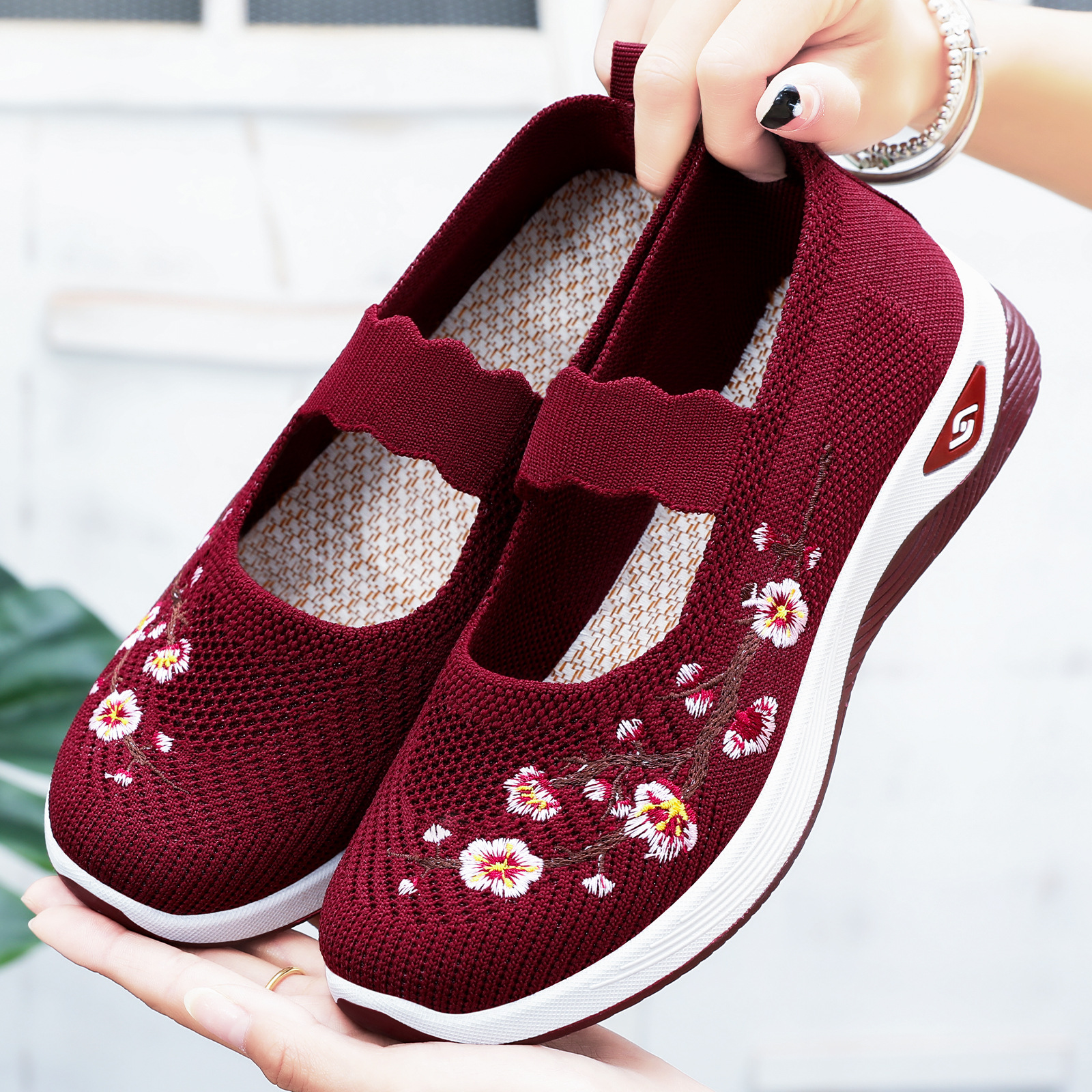 Zapatos de tela estilo Pekín antiguo para mujer, novedad de verano 2026, mocasines casuales sin cordones para damas, zapatos para mamá. image 4