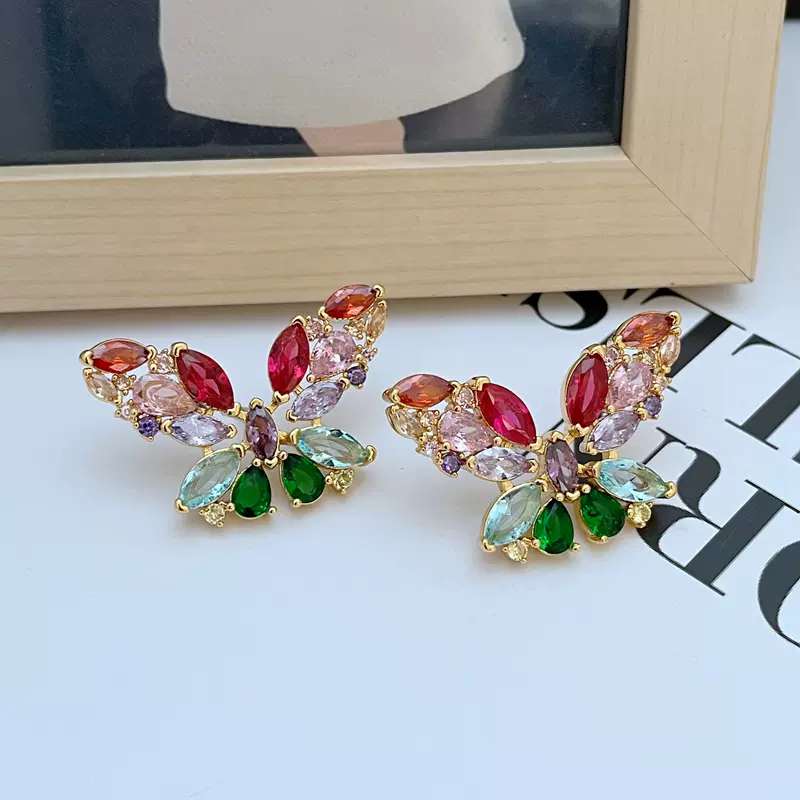 新款时尚轻奢通勤气质潮流镶嵌彩色锆石精美蝴蝶造型金属耳钉