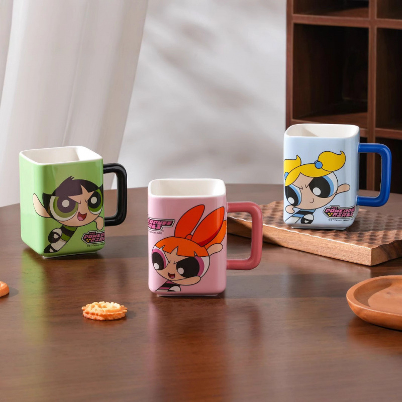 Taza de policía femenina voladora, taza de café de alto valor con tapa, taza de agua de paja de cerámica para parejas caseras