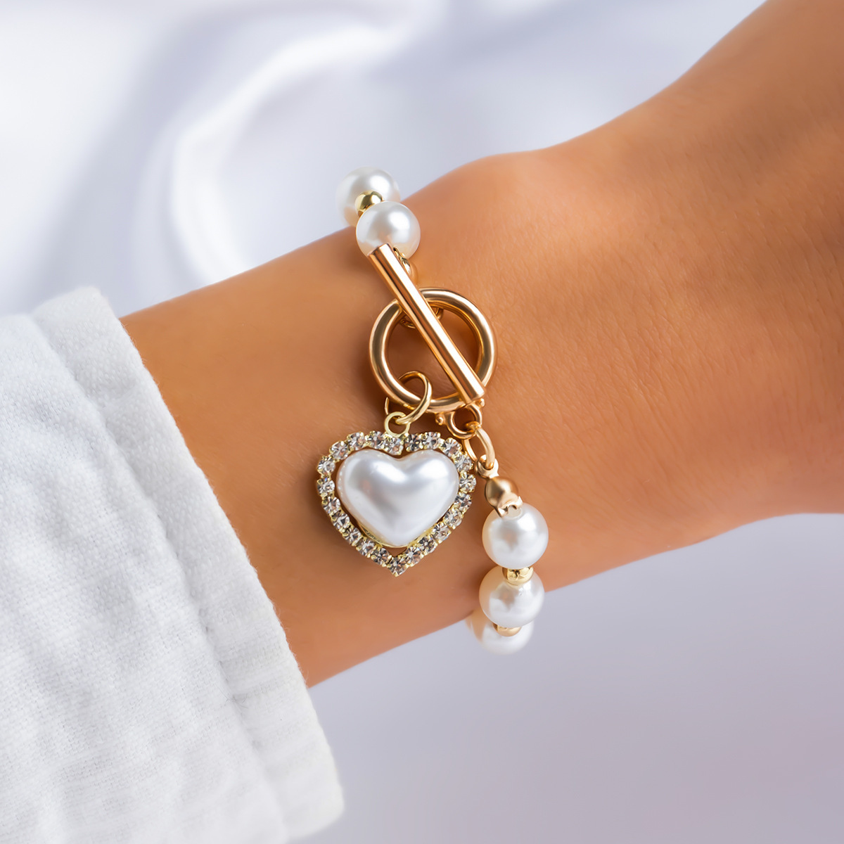 37g Weight Bracelets Classification 1 Set Quantity Holiday, Daily Occasion Imitation Pearl, Alloy Material Heart Shape Pattern Unisex Gender Irregular, Plating Design Lady Heart Shape Imitation Pearl Alloy Wholesale Bracelets 1