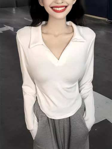 Polo-neck, pure-youth-style long-sleeved T-shirt for women—2024 autumn new design, edgy and stylish, slim-fit white cropped top.