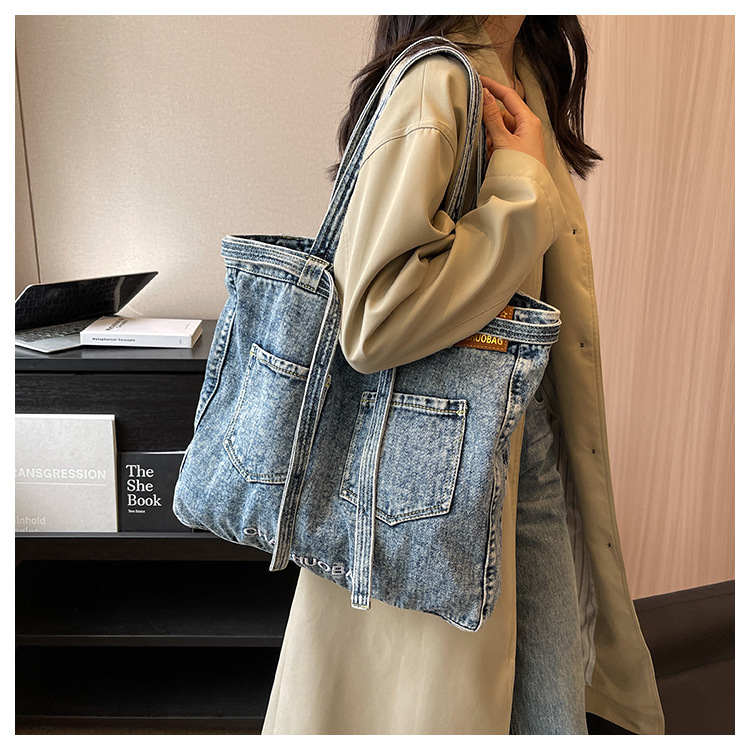 Women's Large Denim Solid Color Streetwear Magnetic Buckle Tote Bag display picture 5