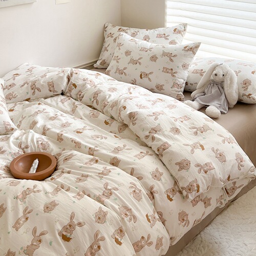 A-class double-layer quilt cover set with water-washed cotton, including four pieces: two pillowcases, one fitted sheet, and one duvet cover, suitable for student dormitories, with a bed skirt, 4-piece bedding set