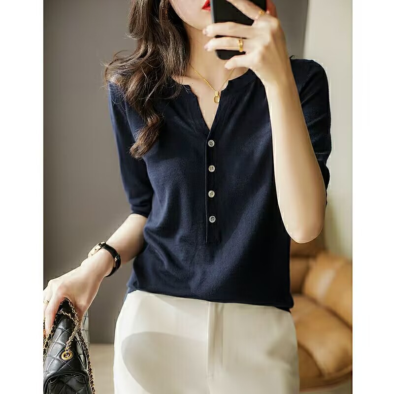 Fashionable thin summer T-shirt