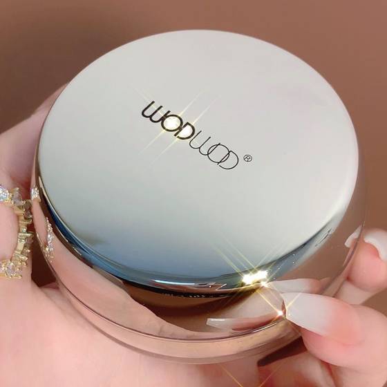 WODWOD silk gold nude makeup loose powder breathable silky brightening oil control fixed waterproof concealer makeup loose powder
