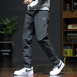 男式休闲裤;男式T恤;男式卫衣