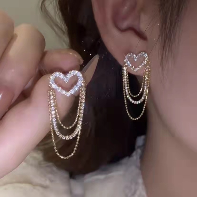 Hollow heart super fairy earrings for women niche high end earrings light luxury earrings tassel retro earrings_ipsvogv.com