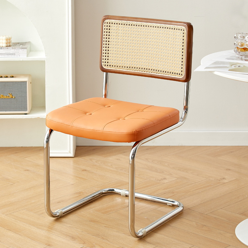 매트한 극세사 오렌지 + 월넛 등받이