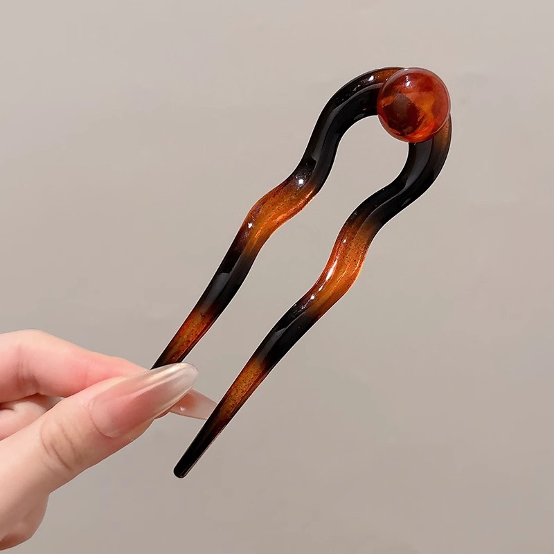 Clipper de cabello antiguo en forma de U para mujeres con un dispositivo de cabello para cabello de alto nivel de sensación detrás de la cabeza con una falda de cabello para cabello con accesorios de cabello