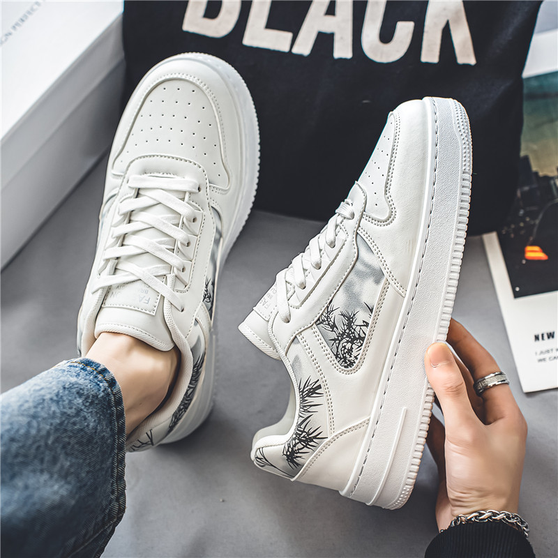 Zapatillas de hombre de moda 2026, nuevas zapatillas casuales versátiles, deportivas de primavera para estudiantes, calzado original de nicho, zapatillas blancas de moda.