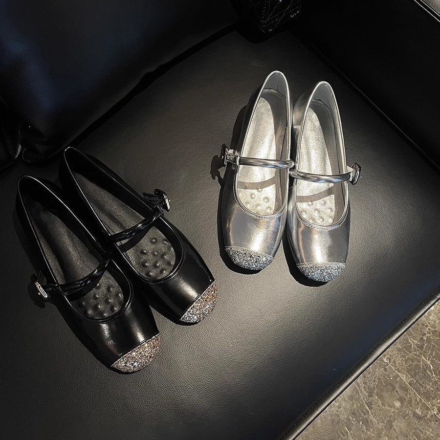 Versión de piel de oveja ~ zapatos de ballet de plata francesa de mujer con suela suave con un cinturón de altura interior con cabeza redonda, zapatos de marijin