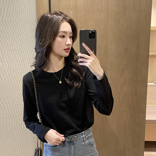 2025 Spring Casual Loose Minimalist White V-Neck Top for Women - Instagram Style Long-Sleeve T-Shirt and Base Layer