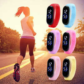 零售代发硅胶电子手环手表 led户外运动手表 新款休闲防水手环表