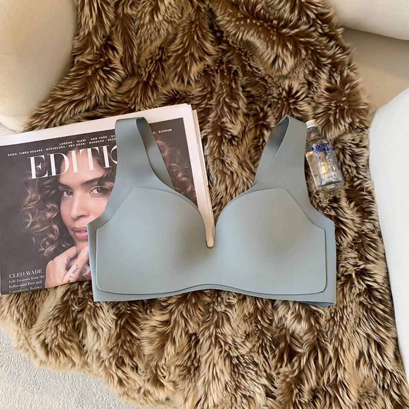 La ropa interior ajustable sin costuras delgada japonesa del pecho pequeño de las mujeres empuja hacia arriba la colección del pecho anti-flacidez sujetador cómodo inalámbrico